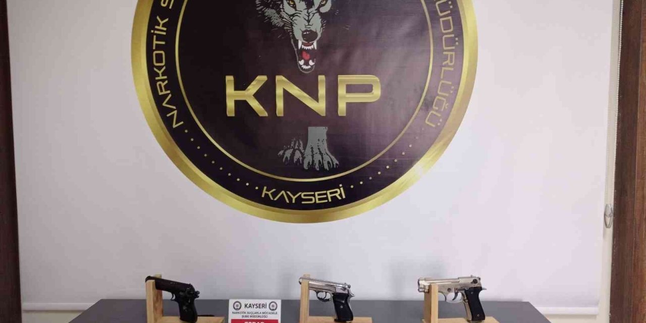 Zehir Tacirinin Evinden Cephanelik Çıktı