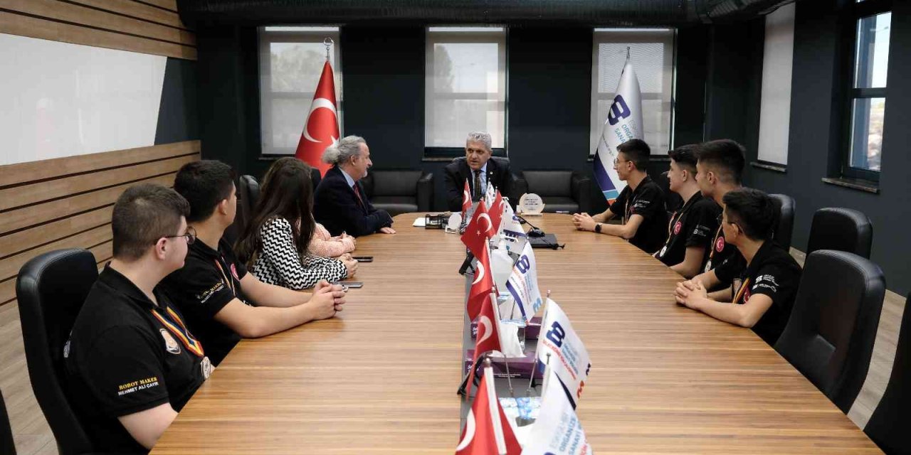 Başkan Küpeli, Dünya 2. Olan Robosb Takımını Ağırladı