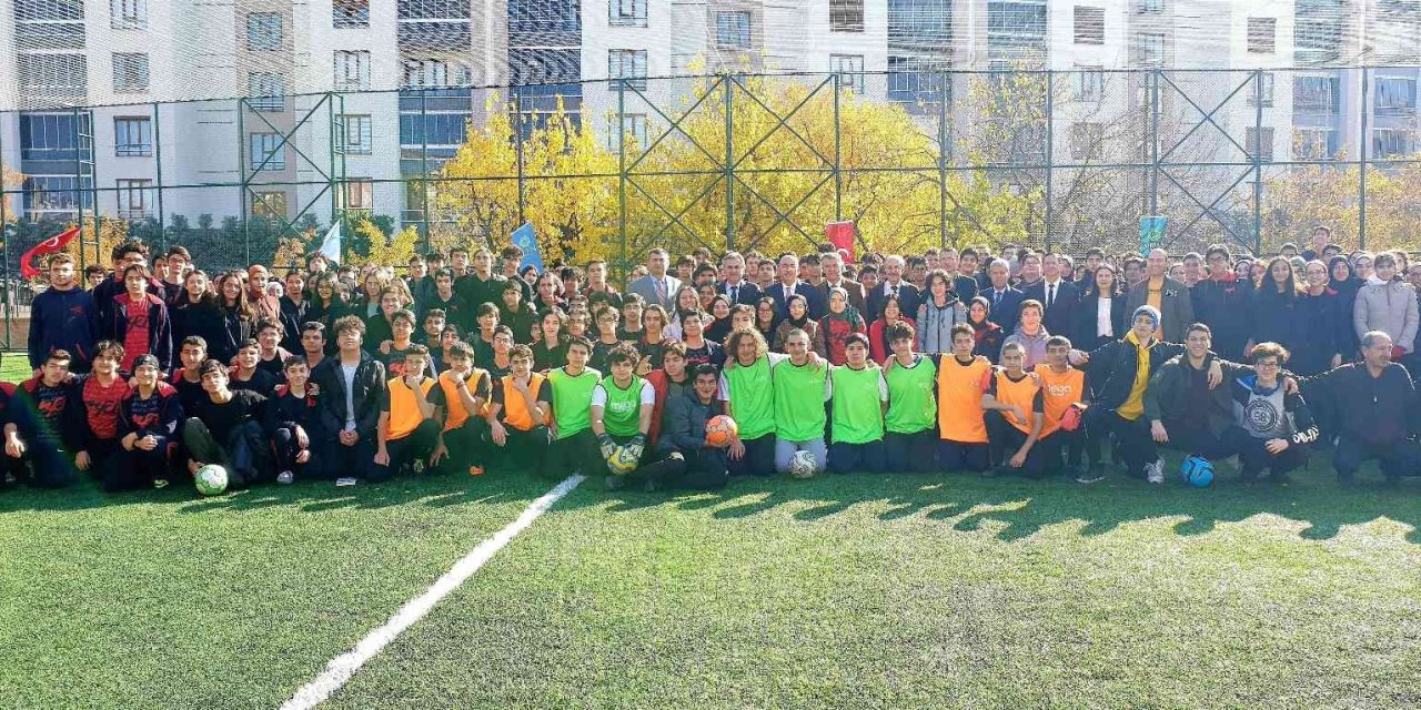 Meram Belediyesinden 6 Yeni Halı Saha Daha