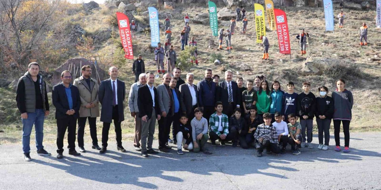 Melikgazi’den Milli Ağaçlandırma Günü’ne Özel 3 Bin 838 Fidan