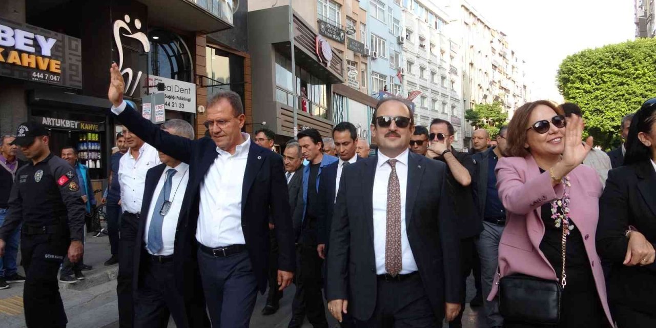 Narenciye Festivali’nin Kortej Yürüyüşü Yapıldı