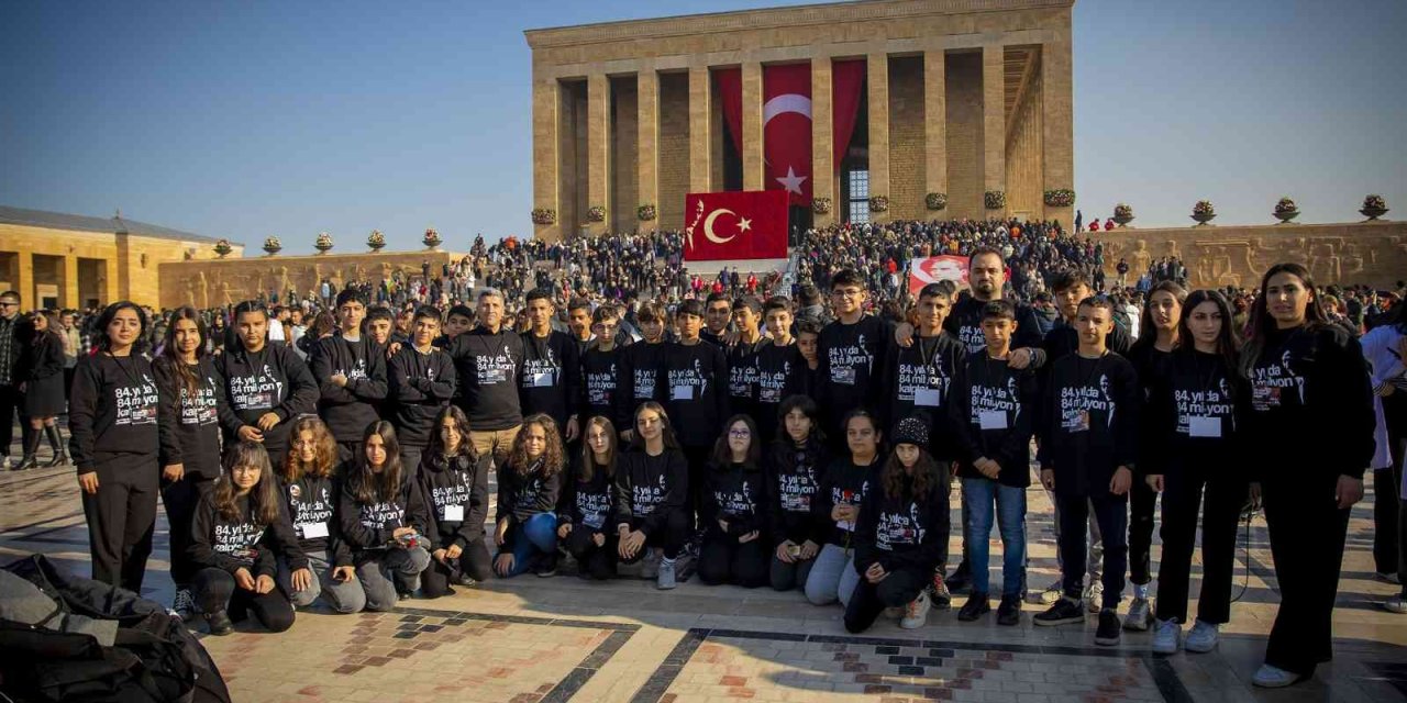 Mersinli Öğrenciler İlk Kez Anıtkabir’i Ziyaret Etti