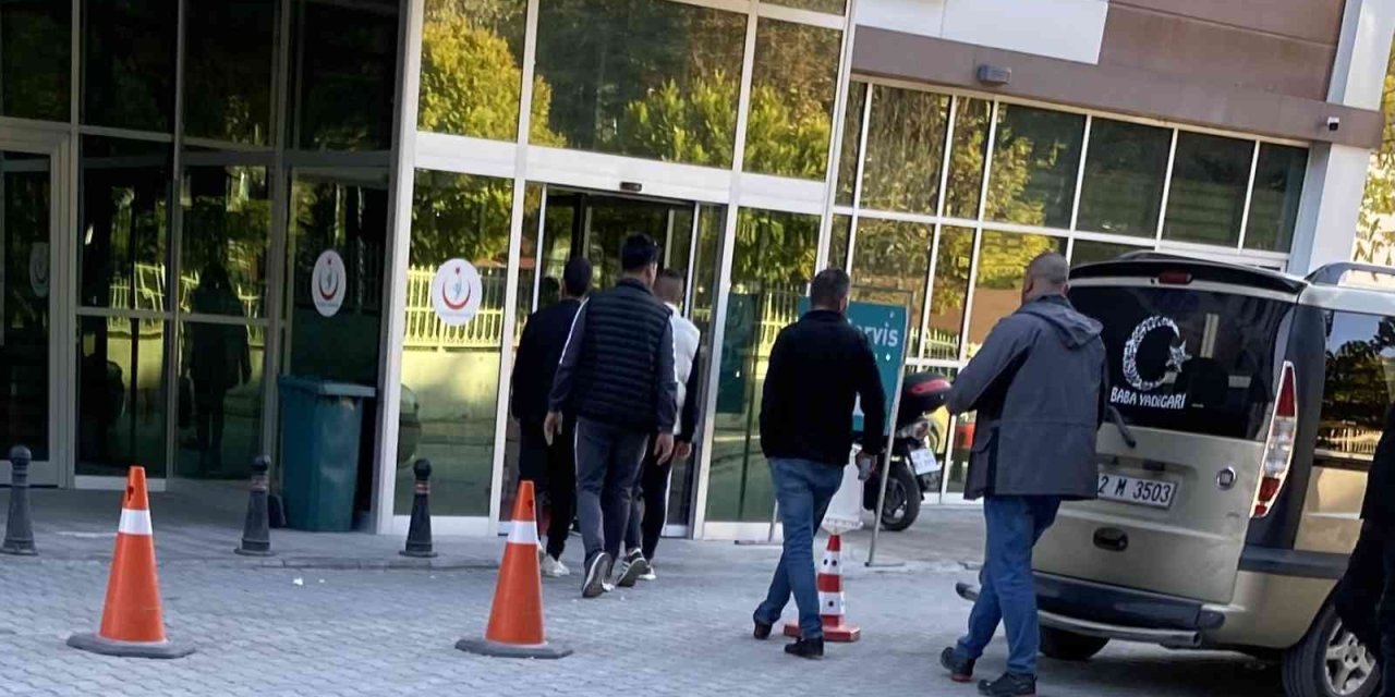 Hırsızlık Yaptıkları Evi Mesken Tutan Şüpheliler Yakalandı