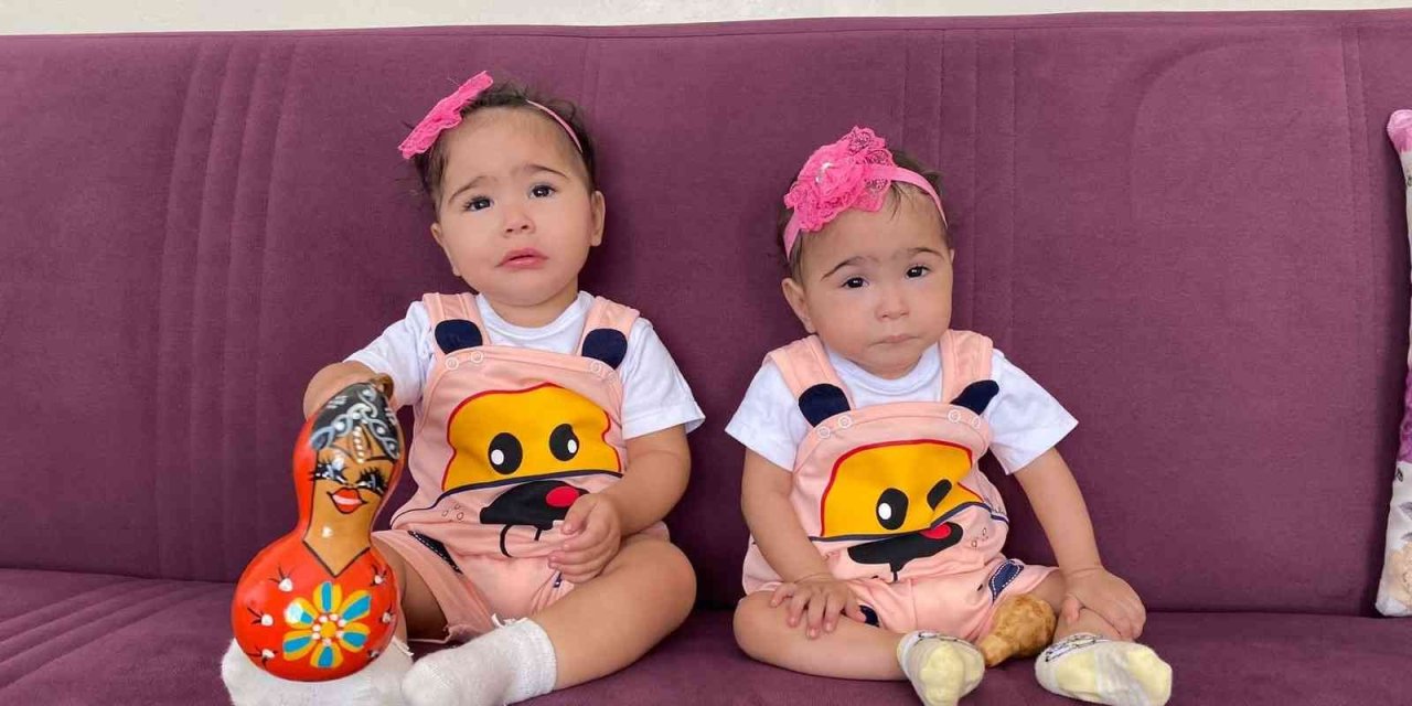 Tek Yumurta İkizlerine, Anne Karnında Hayati Dokunuş