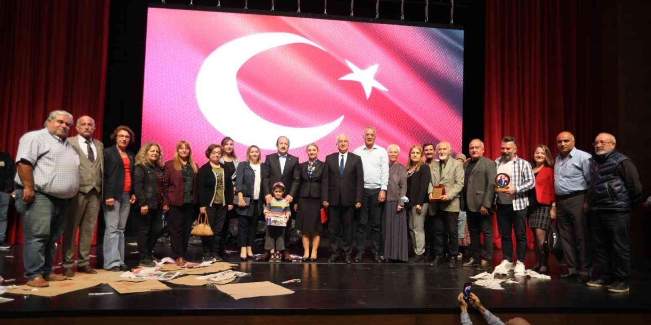 "sokakların Çatısı Yok" Oyunu Beğeni Topladı