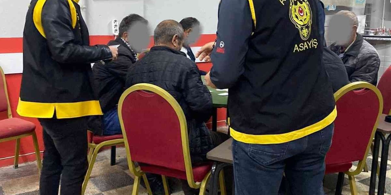 Aksaray’da Kumar Oynatan 3 Kahvehane Kapatıldı