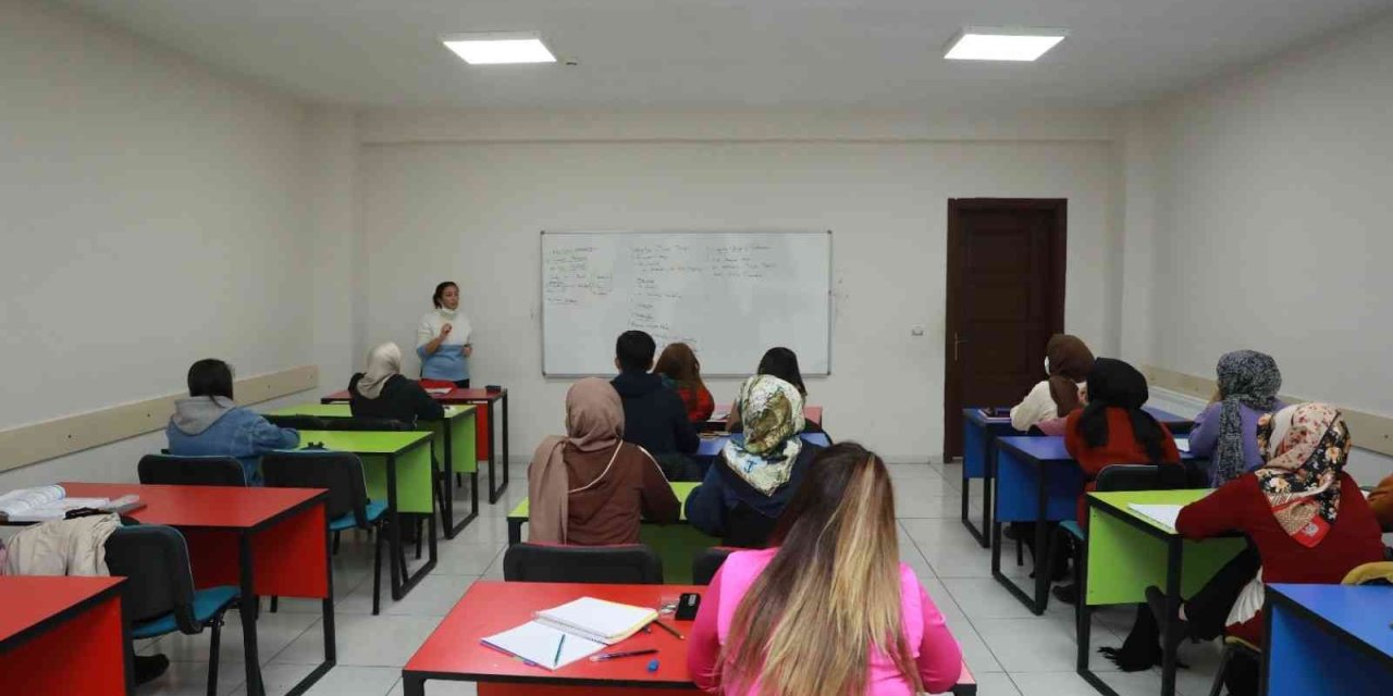 Gençler, Kaymek’in Hazırlık Kurslarından Memnun