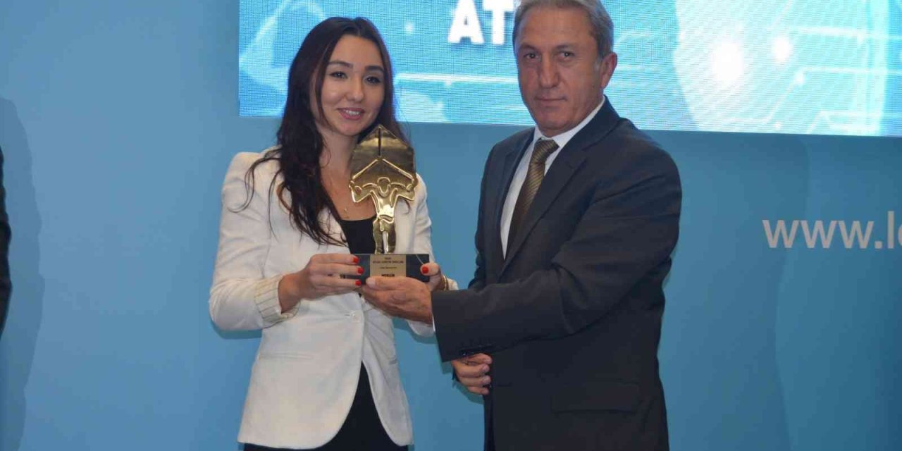 Mıp Üst Üste 12. Kez ’yılın Liman İşletmecisi’ Seçildi