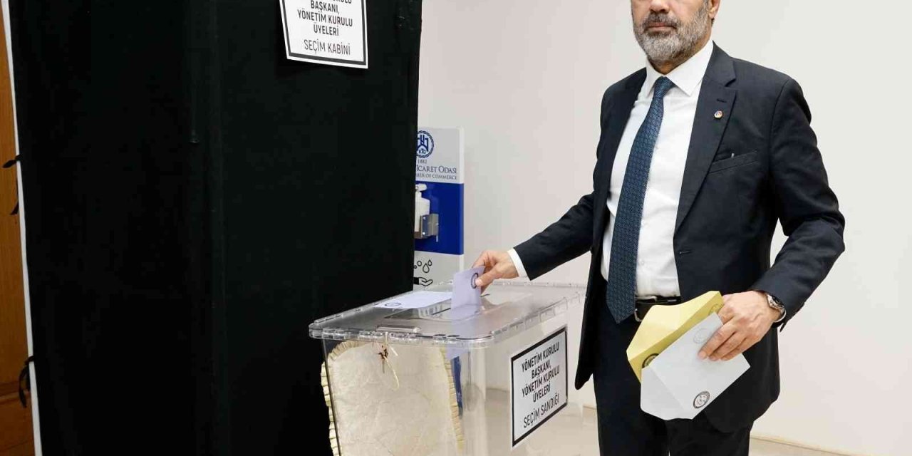 Kto’da Başkan Selçuk Öztürk Güven Tazeledi