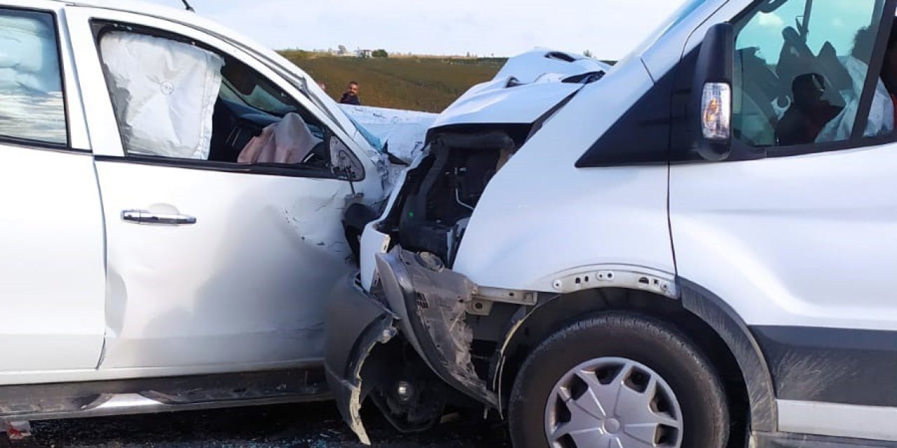 Cezaevi Aracı Kaza Yaptı, 11 Kişi Yaralandı