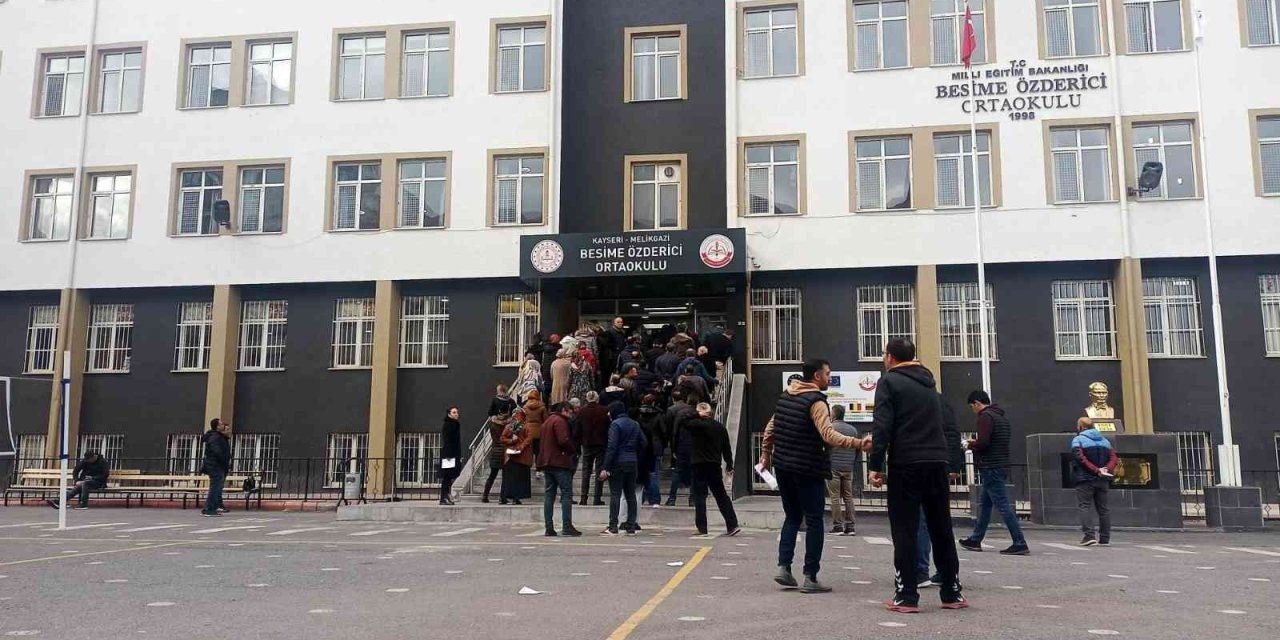 Sınava Bu Kez Öğretmenler Girdi