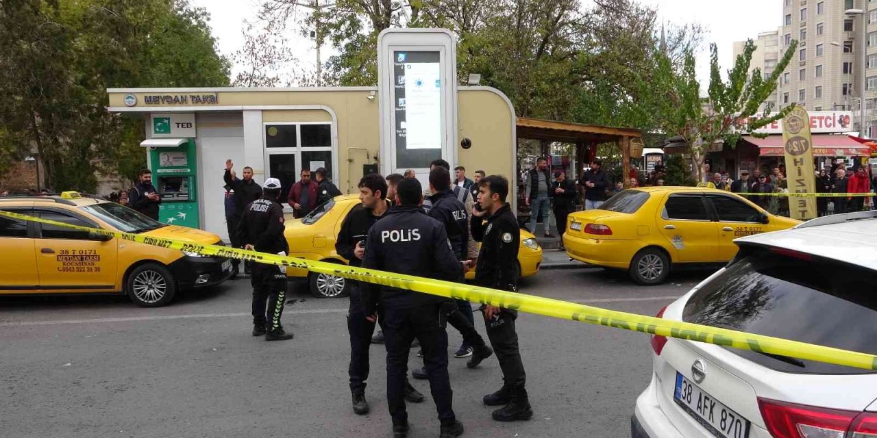 Kavgada Husumetlisi Yerine Babası Ve Kardeşini Vurdu