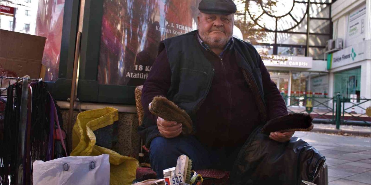 Son 30 Yıldır Aynı Tezgâhta Nasibini Bekliyor