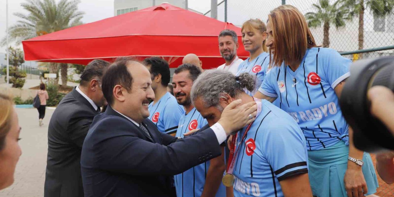 Öğretmenlerin Tenis Mücadelesi