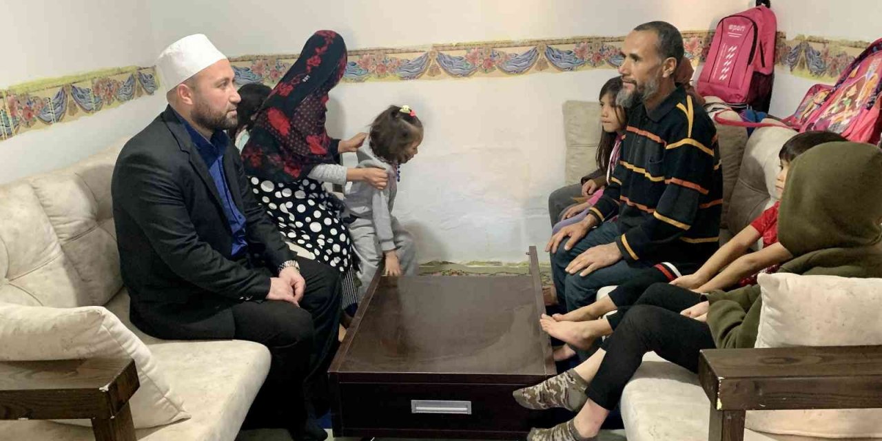 Göçmen Ailenin Harabe Haldeki Evini Yenileyerek Umut Oldu