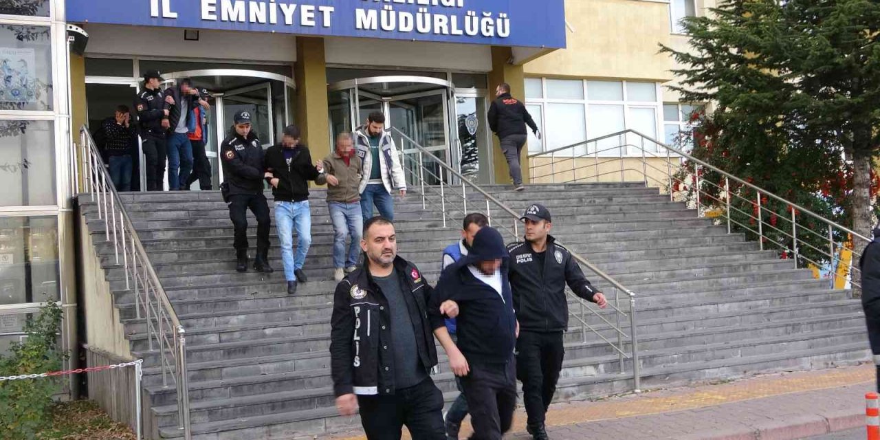 Narkotik Polisi 2 Günde 12 Zehir Tacirini Yakaladı