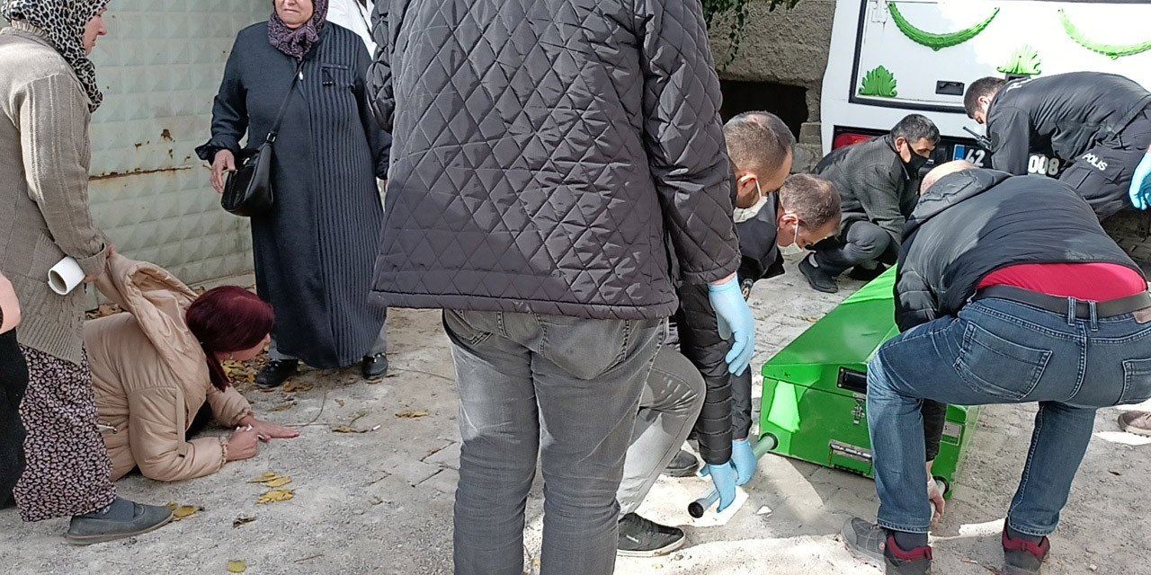 Yalnız Yaşadığı Evinde Ölü Bulundu