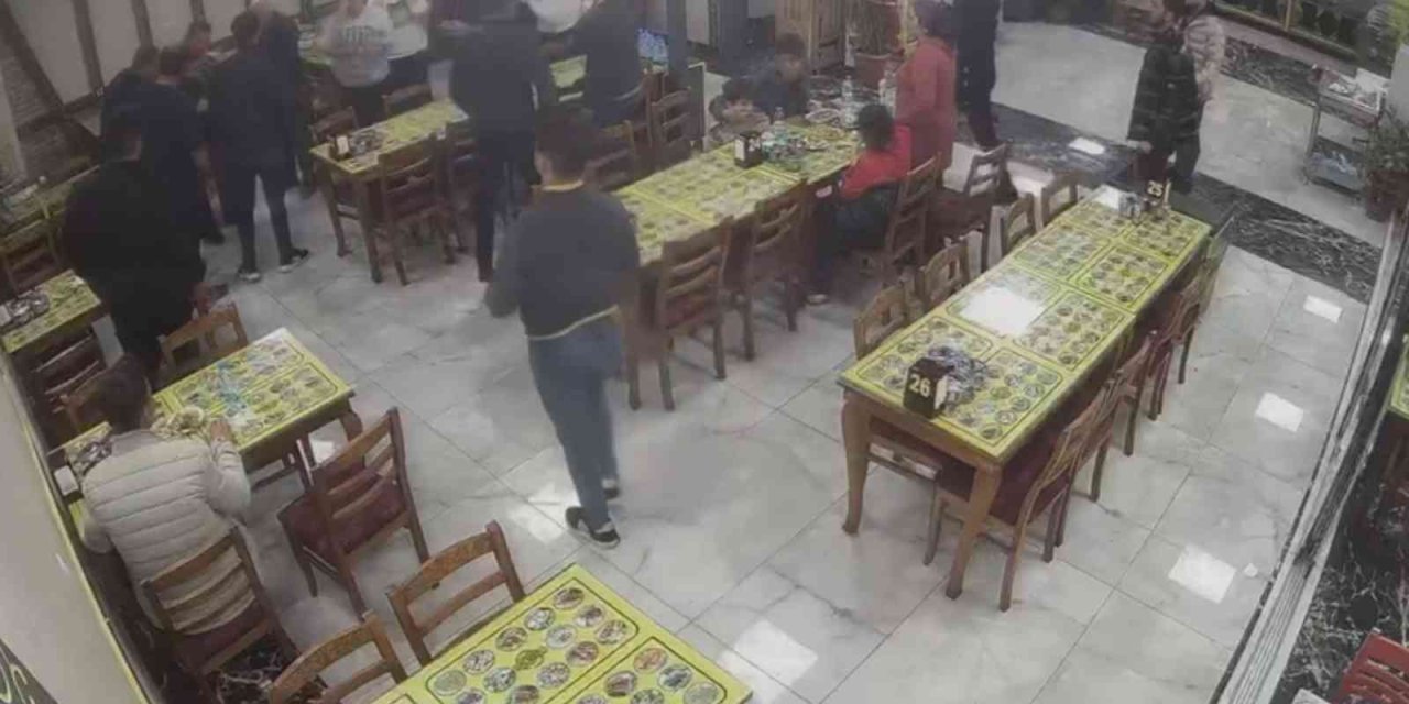 Nefes Borusuna Yemek Kaçan Kadını ‘heimlich’ Manevrası İle Kurtarıldı