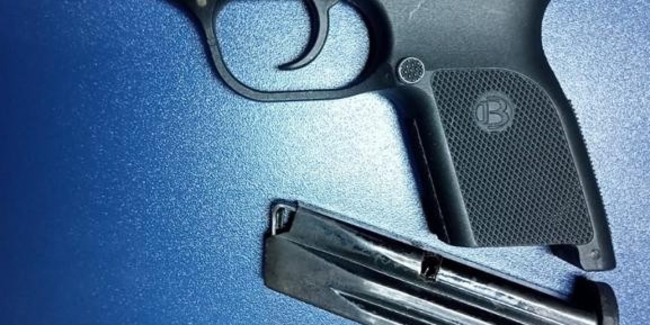 Konrolü Yapılan Araçta Ruhsatsız Tabanca Bulundu
