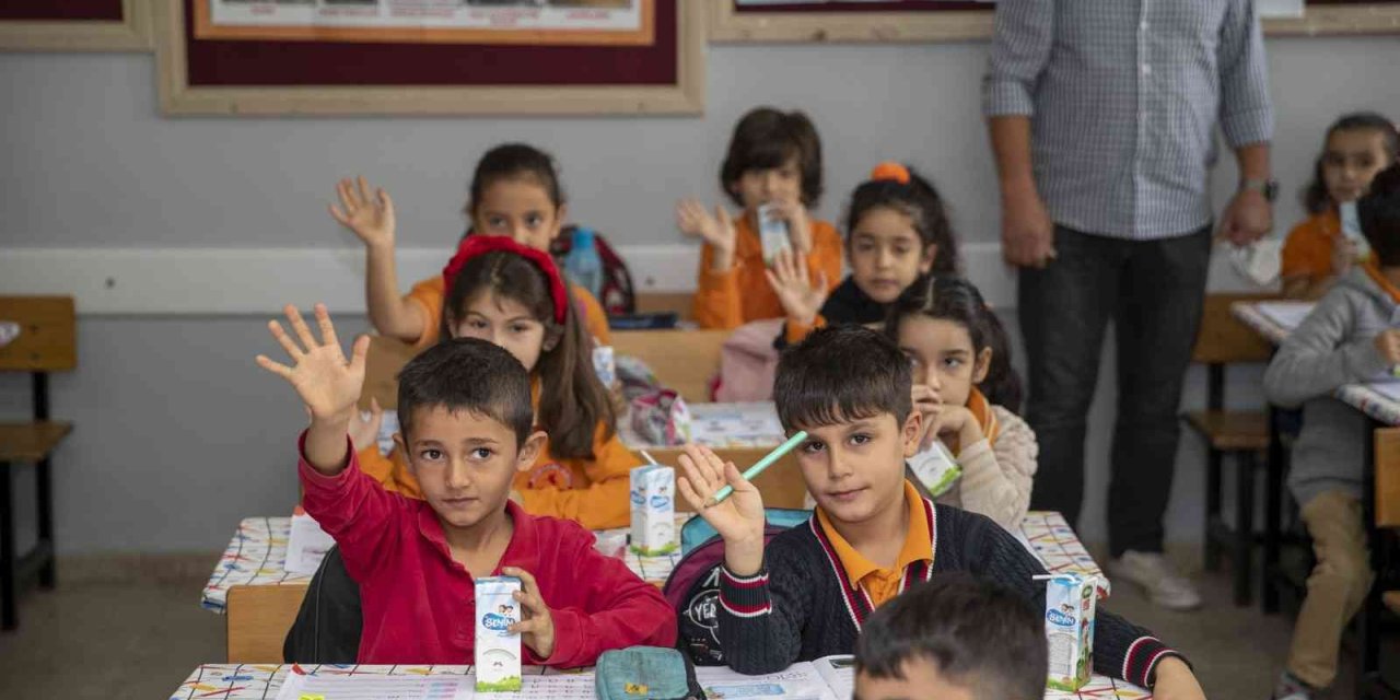 ’süt Senin Gurur Mersin’in Projesinde 3,5 Milyon Kutu Süt Dağıtıldı