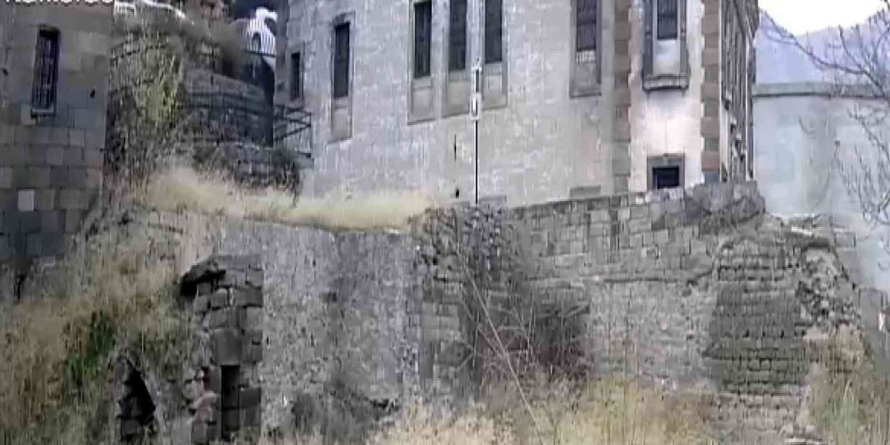 Otoparktan Aşağı Uçtular