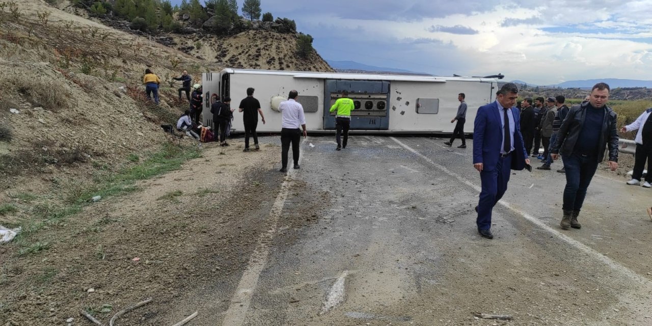 Mersin’de Yolcu Otobüsü Devrildi: 18 Yaralı