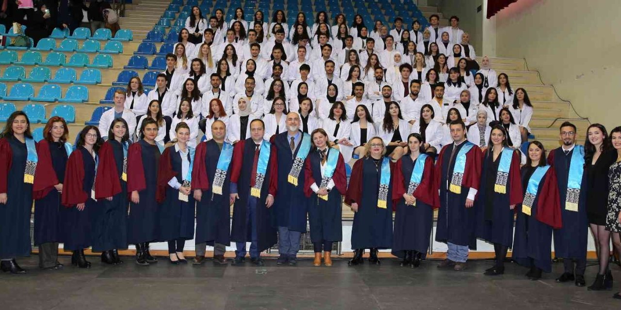 Esogü’lü Genç Diş Hekimi Adayları Beyaz Önlüklerini Giydi