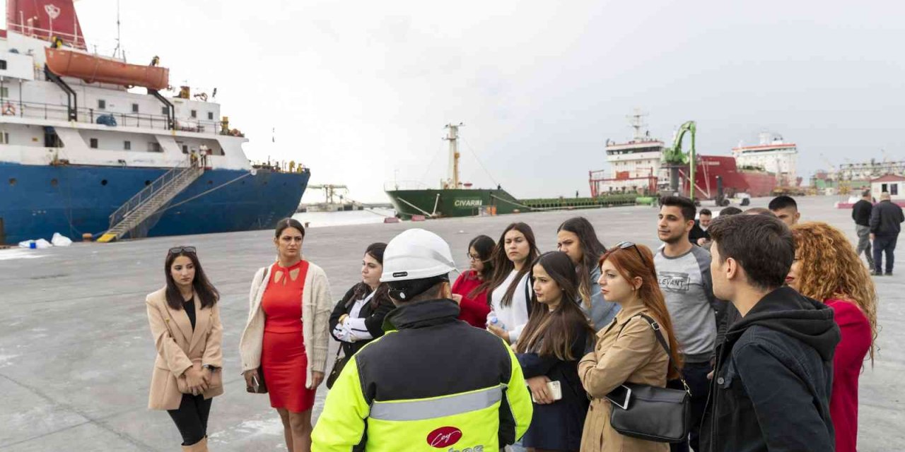 Kariyer Merkezi Lojistikçileri Sektöre Hazırlıyor