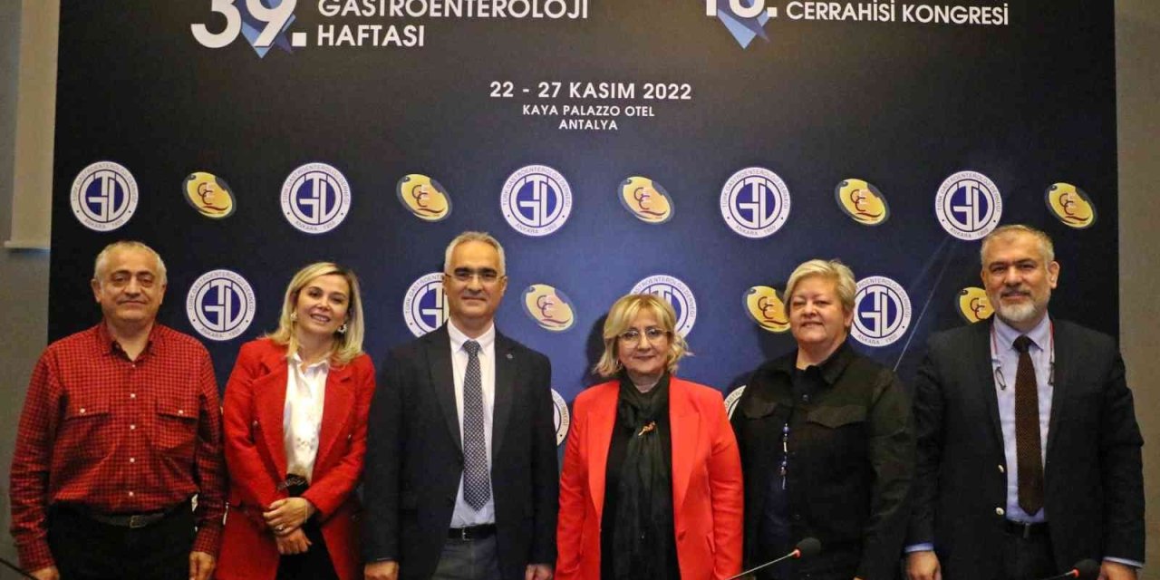 Antalya’da Gastroenteroloji Tüm Yönleriyle Masaya Yatırıldı