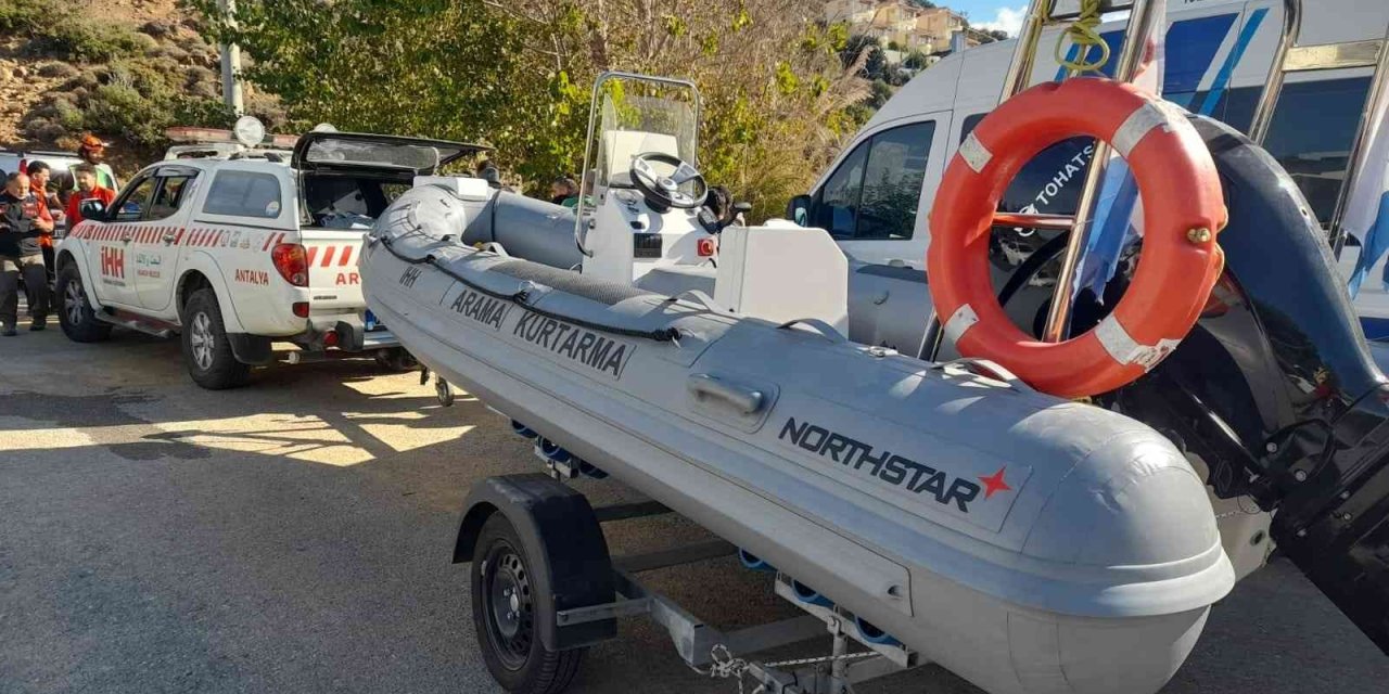 Dalgıçlar 21 Yaşındaki Sedanur’u Bulabilmek İçin Denizde Arama Yaptı