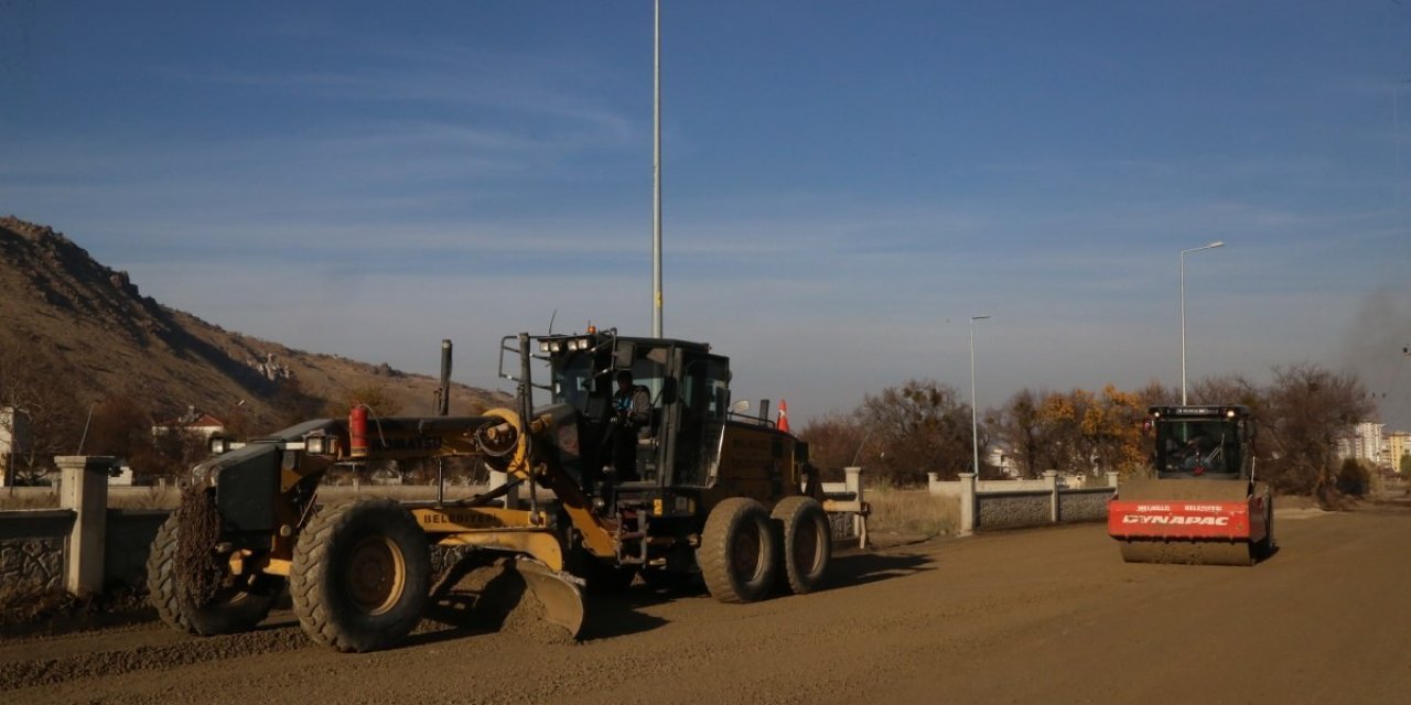 Melikgazi Belediyesi Altınoluk Mahallesi’nde Asfalt Çalışmasına Başladı