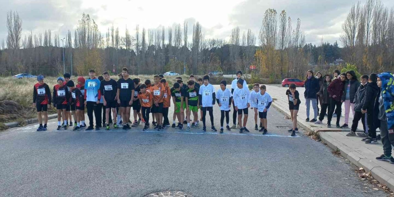 Okul Sporları Kros Müsabakaları Sona Erdi