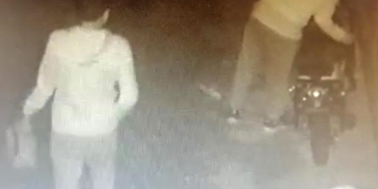 Motosiklet Hırsızlarının Rahat Tavrı Güvenlik Kameralarına Yansıdı