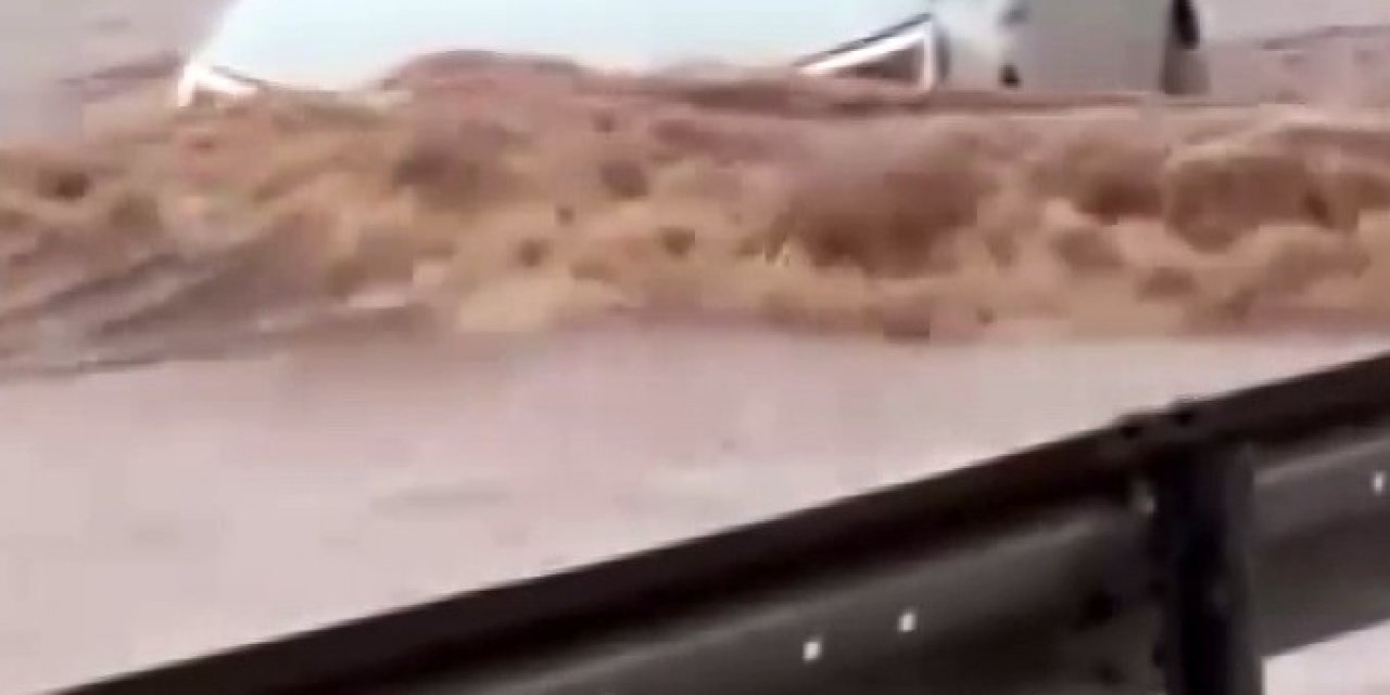 Kaş’ta Sel Meydana Geldi