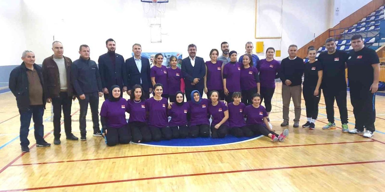 Karaman Voleybolda Millileri Ağırlıyor