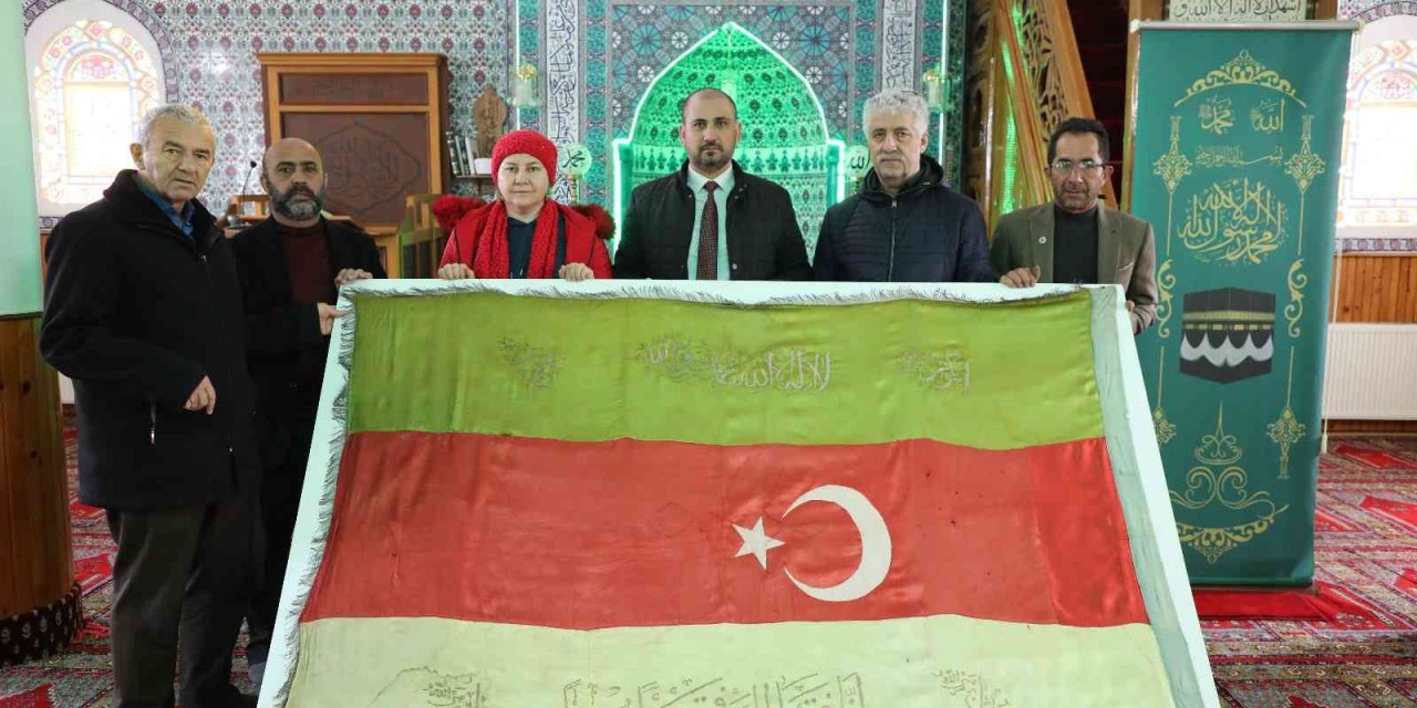 Develi’de Bulunan Fetih Sancağı’nın Tarihleme Çalışmaları Başladı