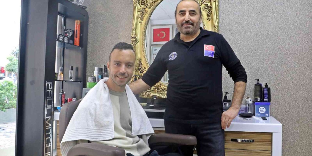 Dünyanın En Hızlı Berberinden, Dünyanın En Hızlı Yüzücüsüne ‘Şampiyon Tıraşı’