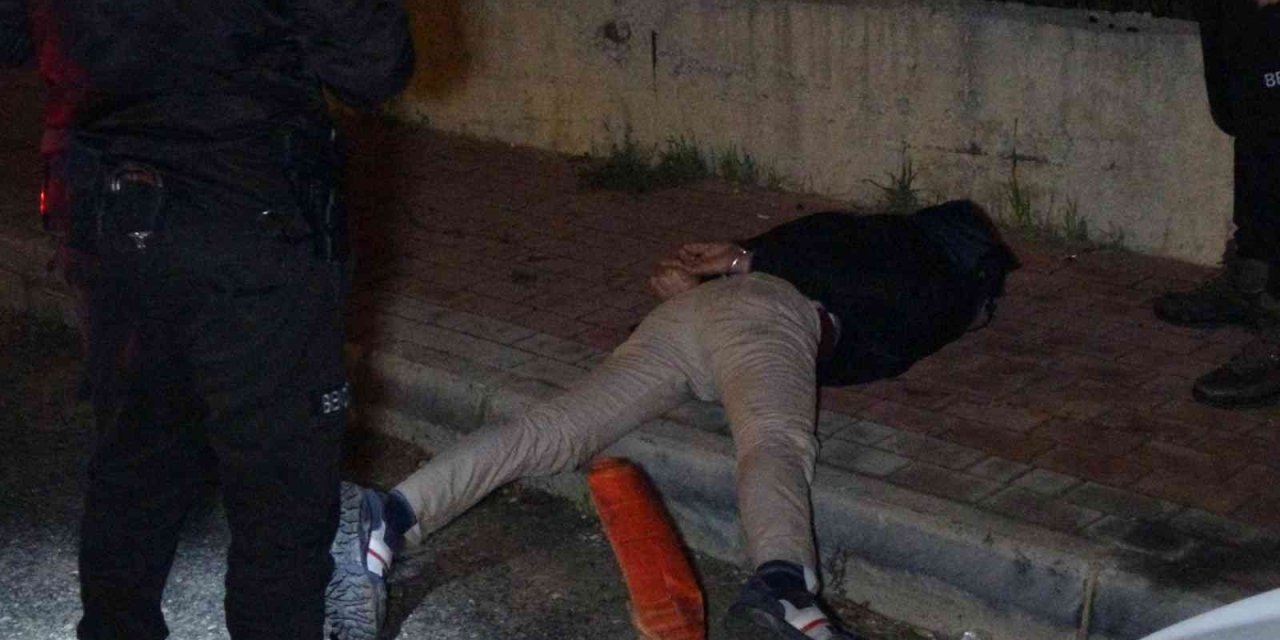 Antalya’da Polisle Çatışan Şüpheliler:" Biz Yere Yattık, Diğer Şüpheli Polise Ateş Etti"
