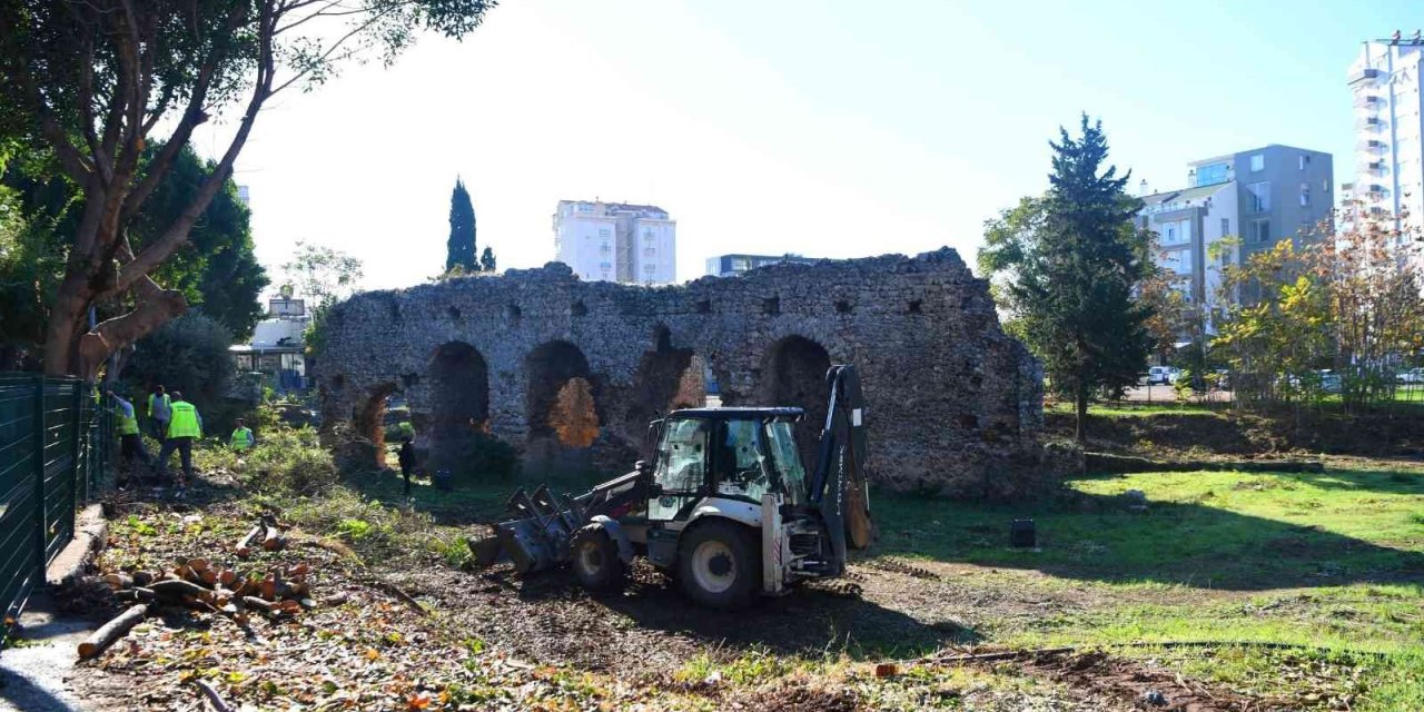 Konyaaltı’ndaki  Roma Hamamı Yenilenmeye Hazırlanıyor