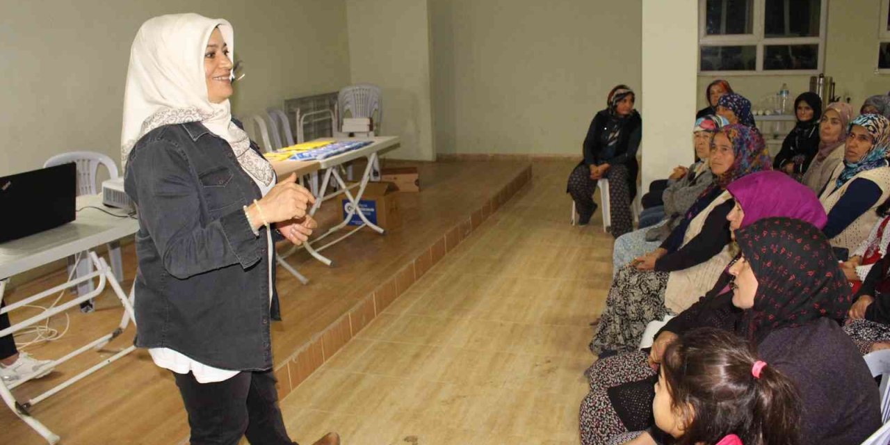 Elmalı’da Kadın Çiftçilere Eğitim Verildi