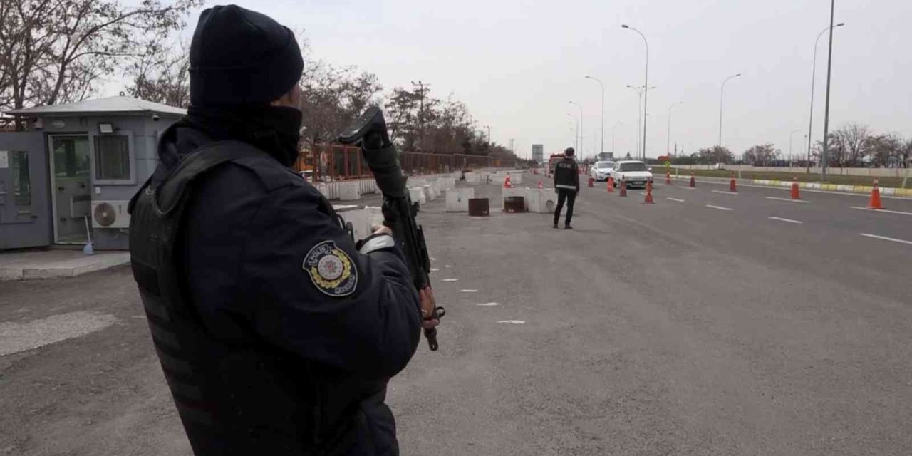 Aksaray'da Karayollarında Uzun Namlulu Silahlarla Sıkı Denetim