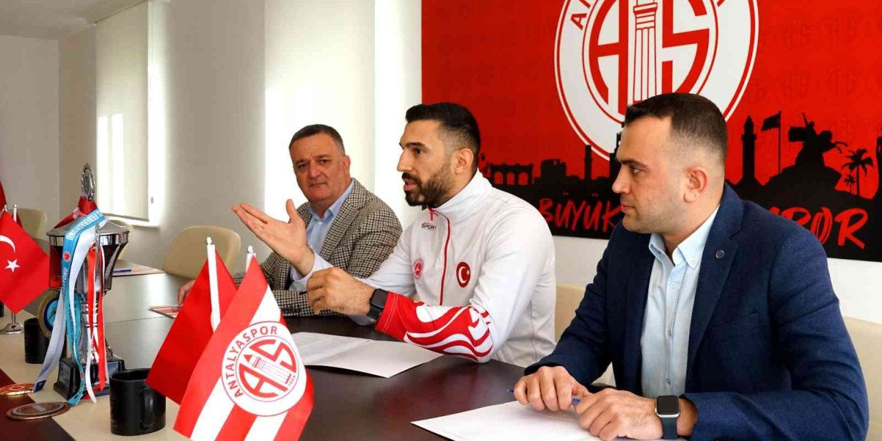 Boksör Mehmet Mıstık, Antalyaspor’da