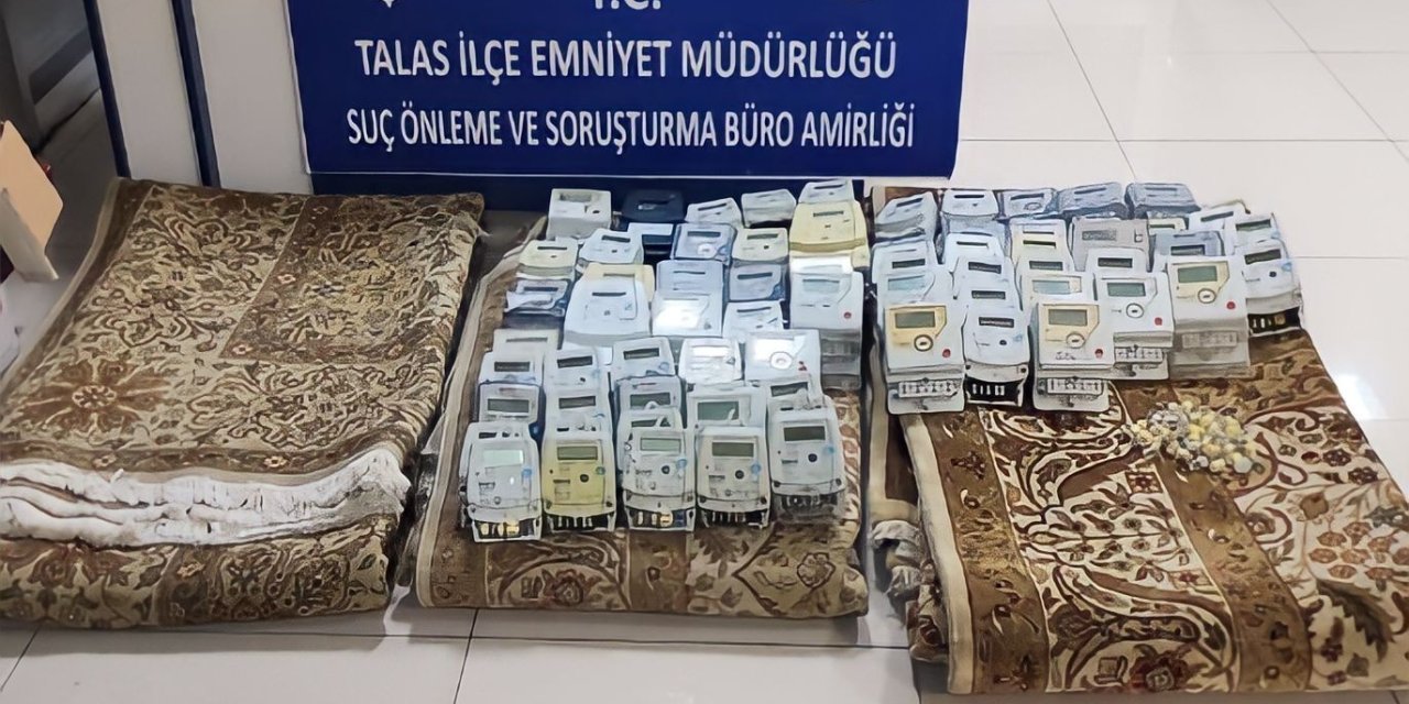 Kayseri Polisi Hırsızlık Çetesini Çökertti: 600 Bin Tl’lik İran Halısı Ele Geçirildi