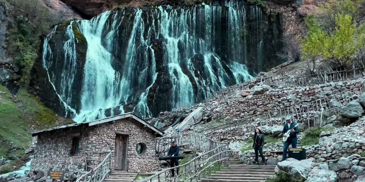 Öğretmenler, Kadın Kooperatifleri İçin Şarkı Besteledi