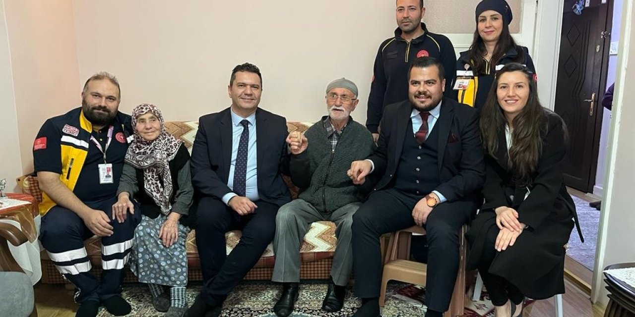 Duran Kalbini Tekrar Çalıştıran 112 Acil Servis Ekibini Evinde Ağırladı