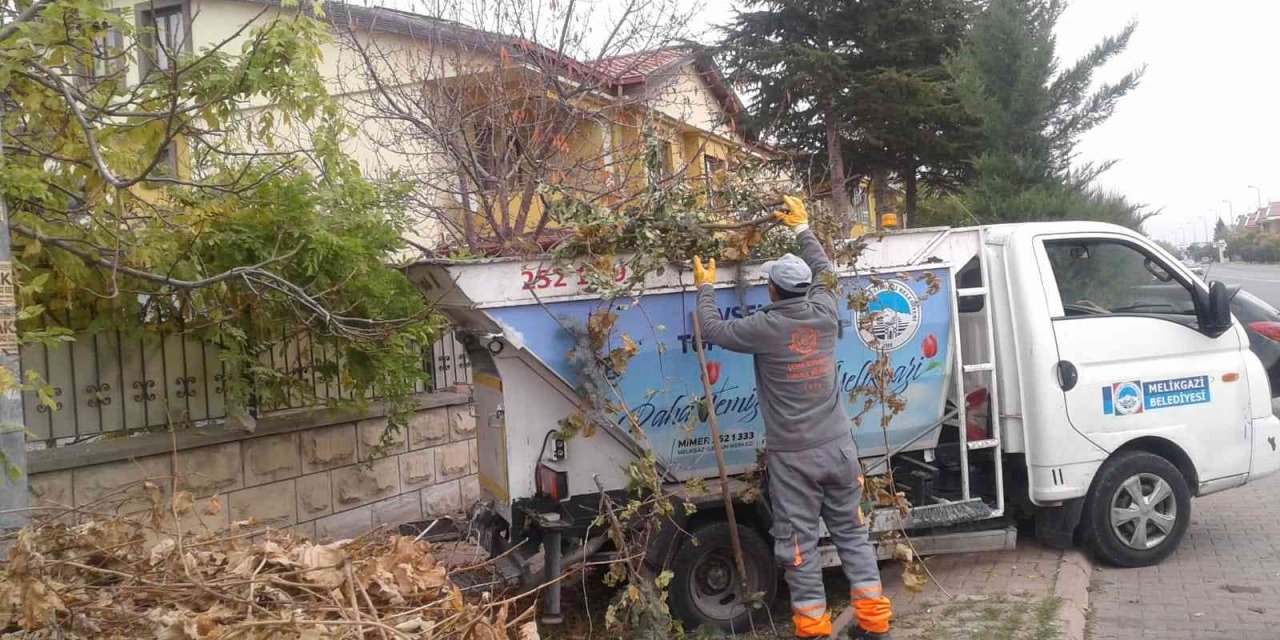 Melikgazi Belediyesi Gazel Temizliği Yapıyor