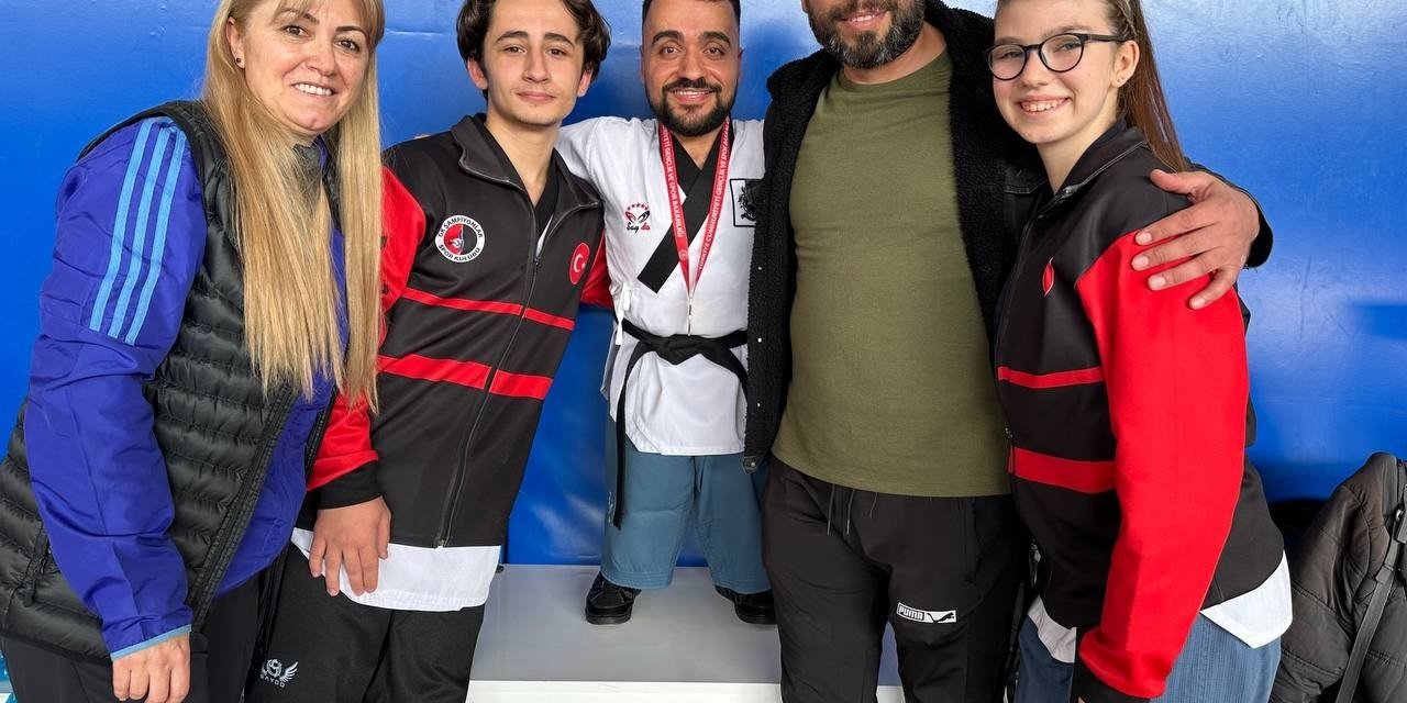 Küçük Adam, Büyük Başarı