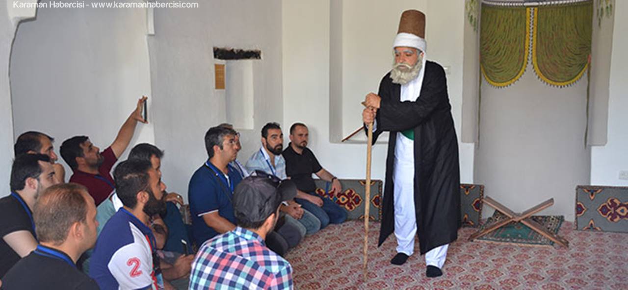Dergahında Gelen Ziyaretçilere Şeyh Edebali Hazretleri Canlandırılıyor
