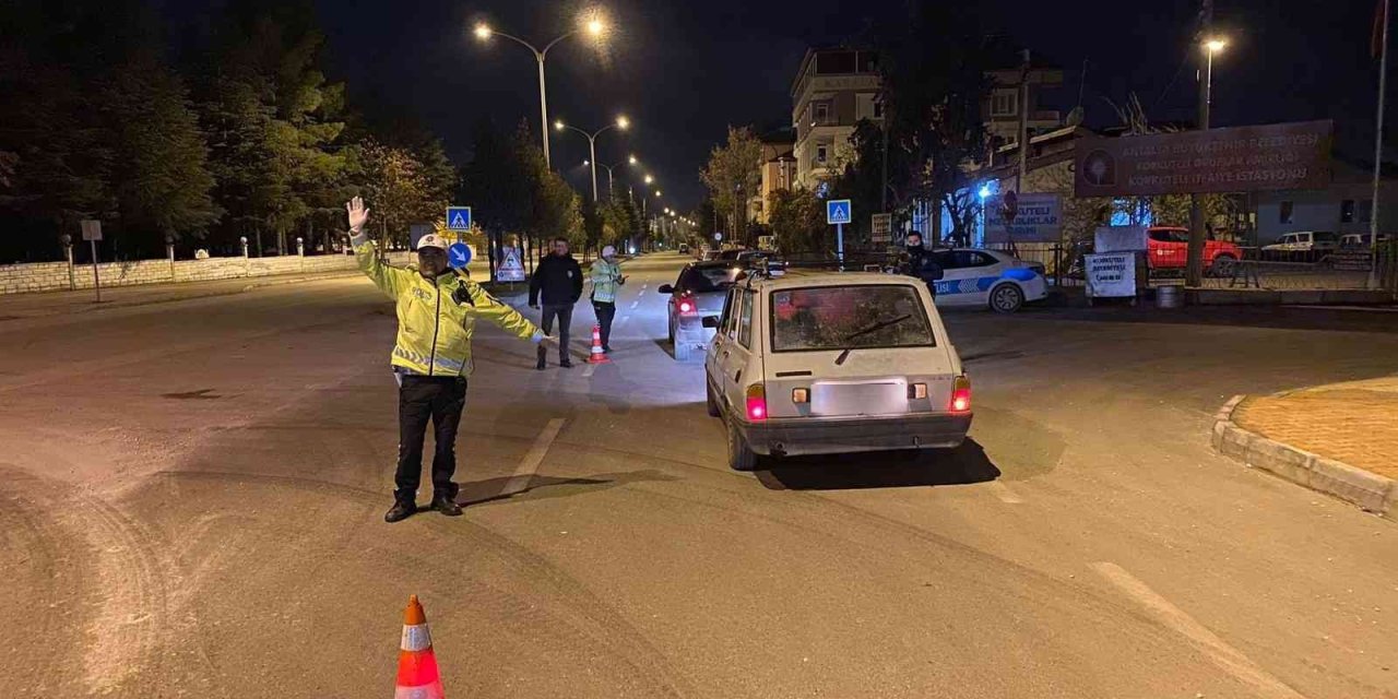 Antalya’da 7 İlçede Eş Zamanlı "umuma Açık Yer Denetimi Ve Yol Uygulaması"