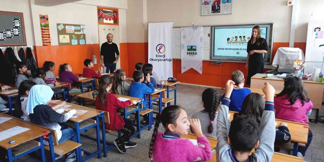 Antalya’da Enerji Okuryazarlığı Eğitimleri Başladı: Hedef 5 Bin Öğrenciye Ulaşmak